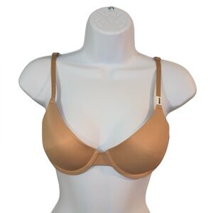 PINK Victoria's Secret Wear Everywhere T-Shirt Lightly Lined Bra 34B NWT